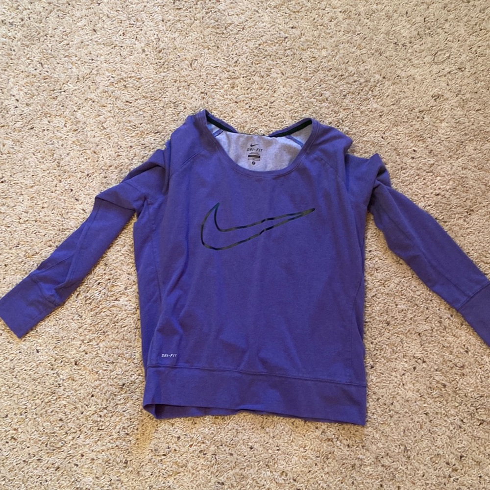Nike pullover. Size medium
